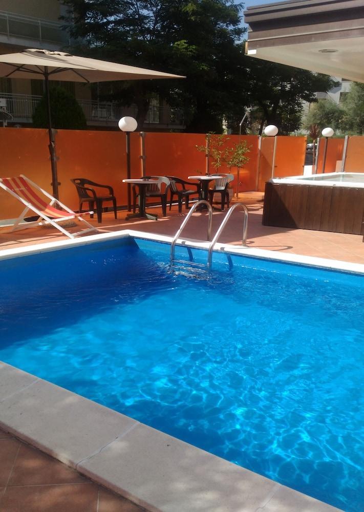 Hotel Prestige Rimini Ngoại thất bức ảnh